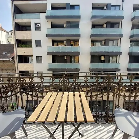 Apartment Spacious Nearby Parliament