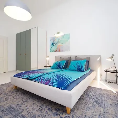 Spacious Nearby Parliament Apartment Budapest